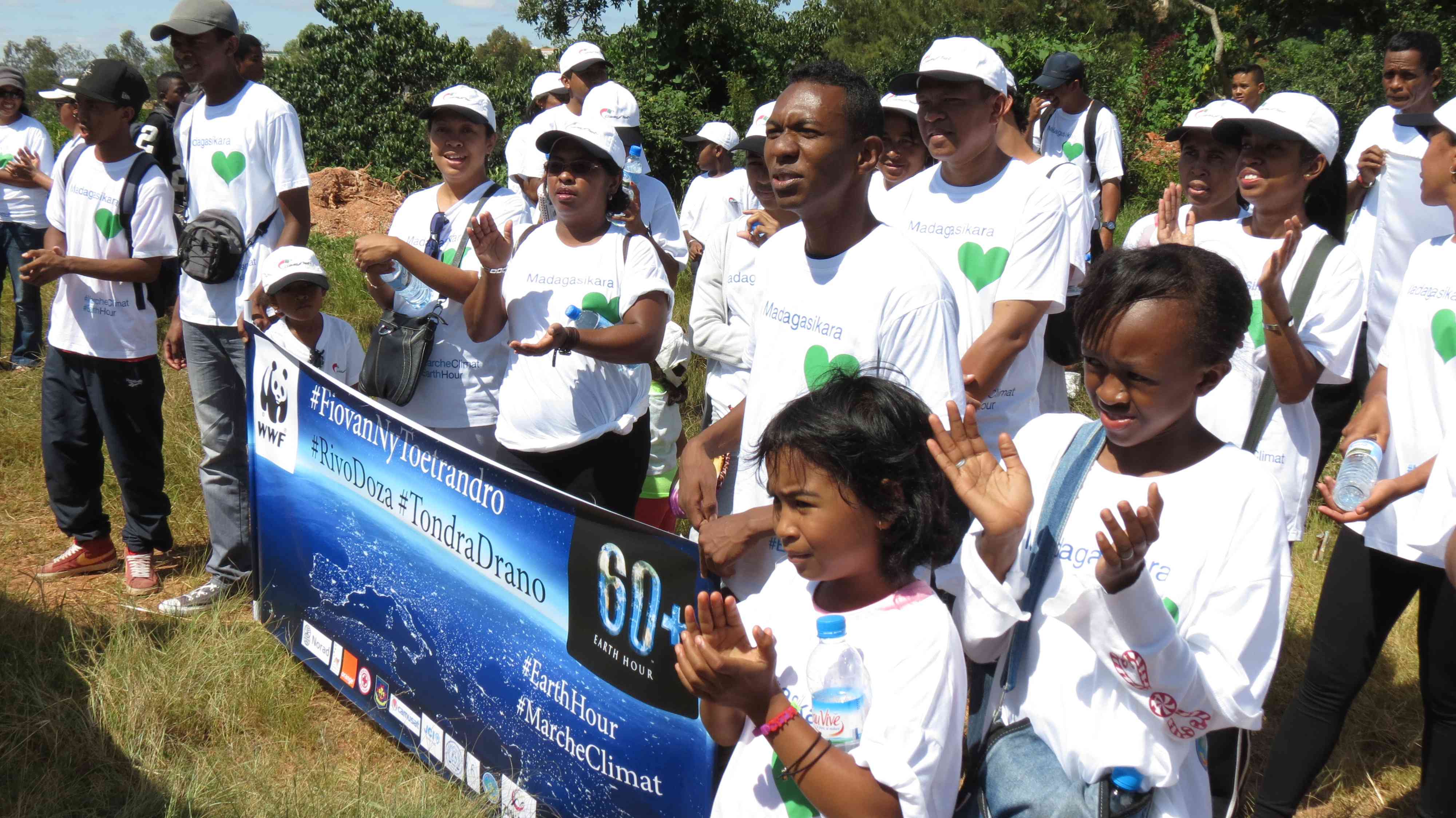 Madagascar Rallies for Earth Hour 2015 | WWF