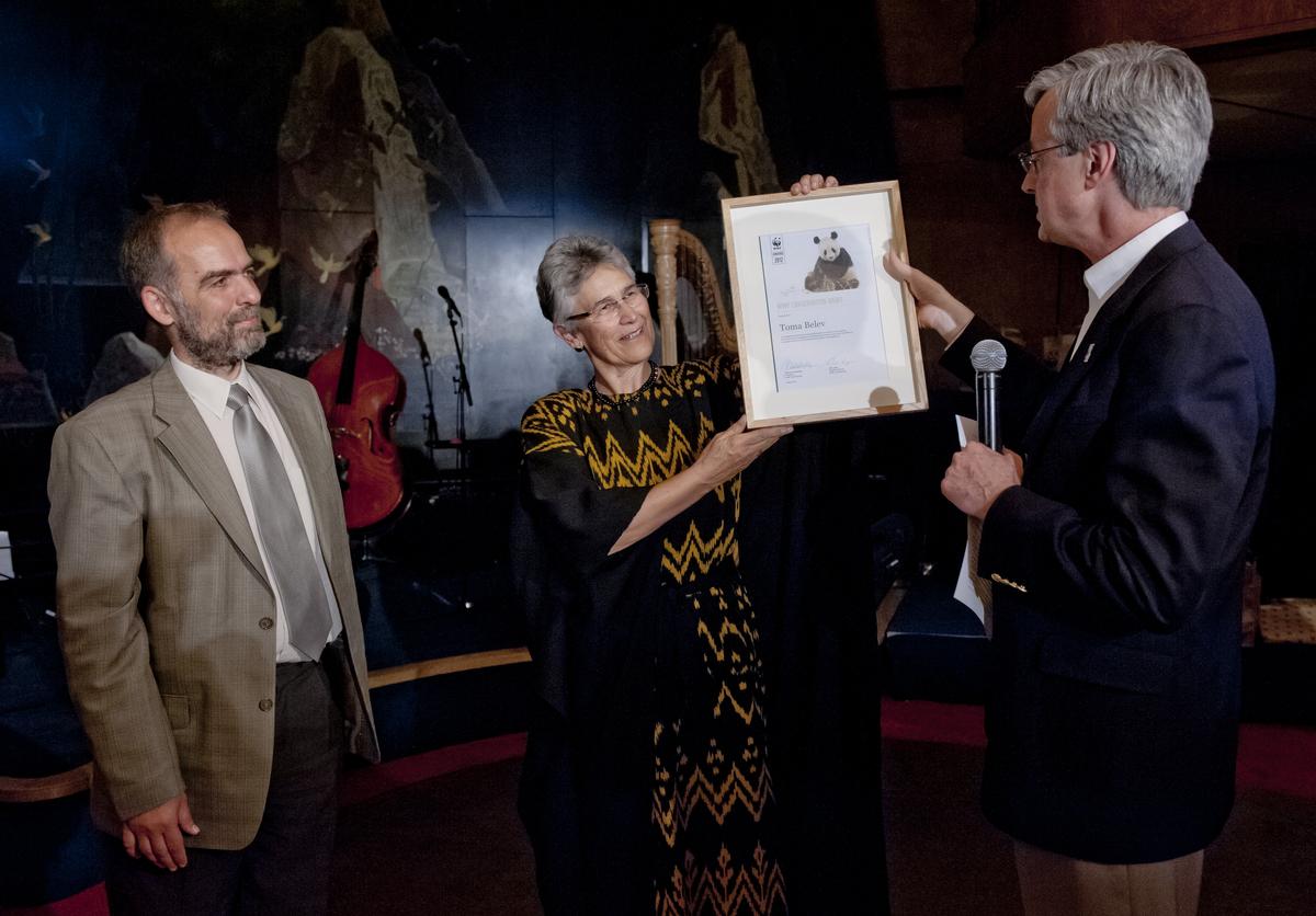 Toma Belev with WWF President Yolanda Kakabadse and WWF Director General Jim Leape. 