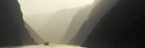 Coursing over a distance of 6,380 kilometers, the mighty Yangtze is the longest river in China and the third longest in the world after the Amazon in South America and the Nile in Africa.