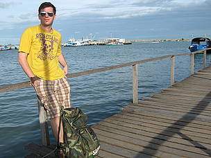 Waiting for the ferry in Koh Samet 
© WWF / Dorian Ilie